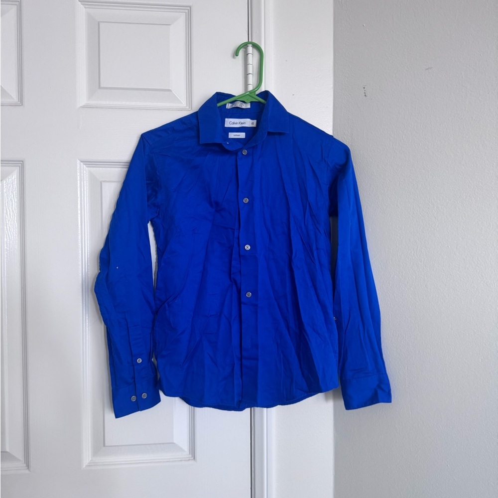 Calvin Klein boys size 12 Sateen Blue Button-Down Shirt
